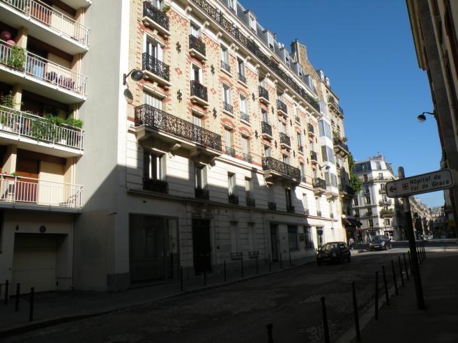  immeuble en pierres et en briques, avec bow windows, rue de la Glacière
